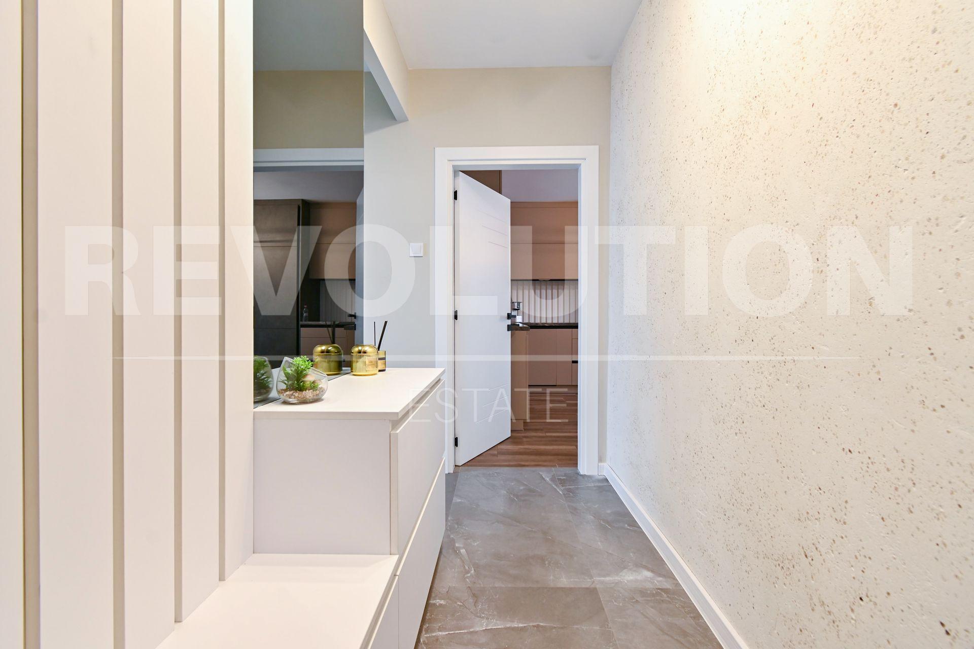 Three-room apartment in Druzhba 1 residential complex image 5