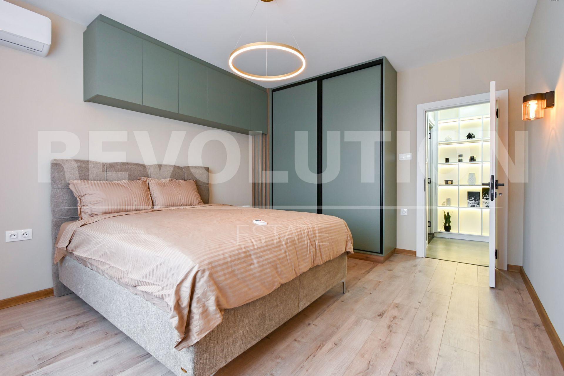Three-room apartment in Druzhba 1 residential complex image 6