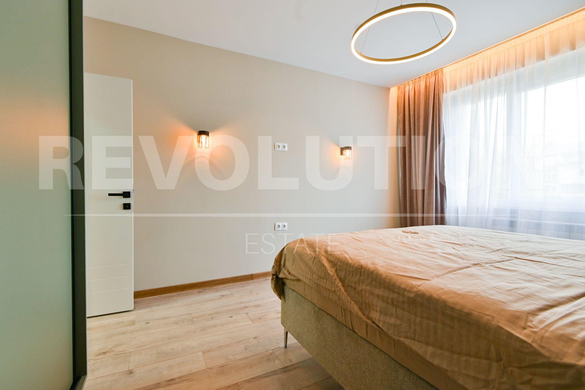 Three-room apartment in Druzhba 1 residential complex image 8