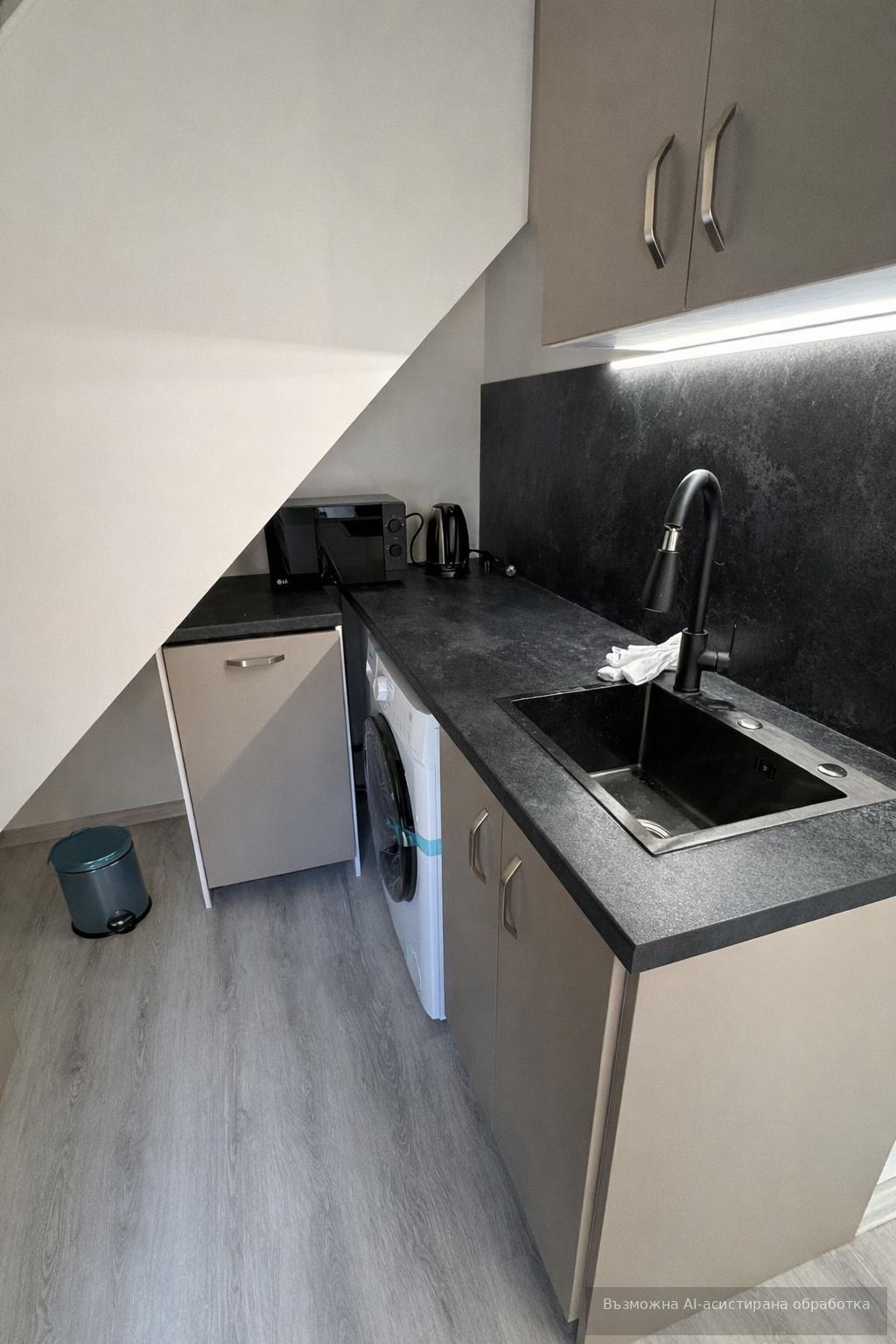 One-bedroom apartment in the prime city center image 4