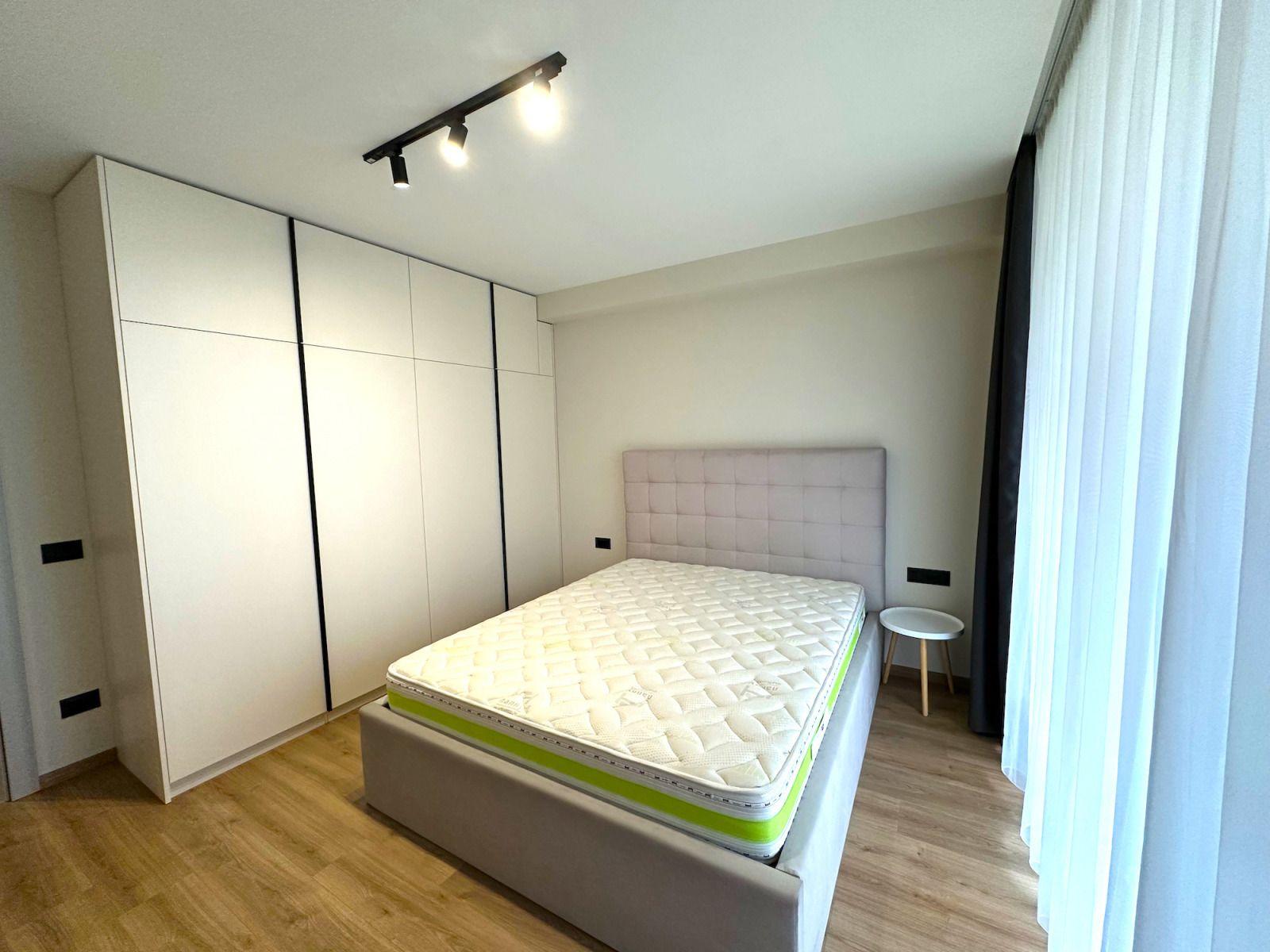 one-bedroom apartment image 6