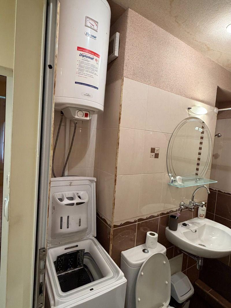 one-bedroom apartment image 7