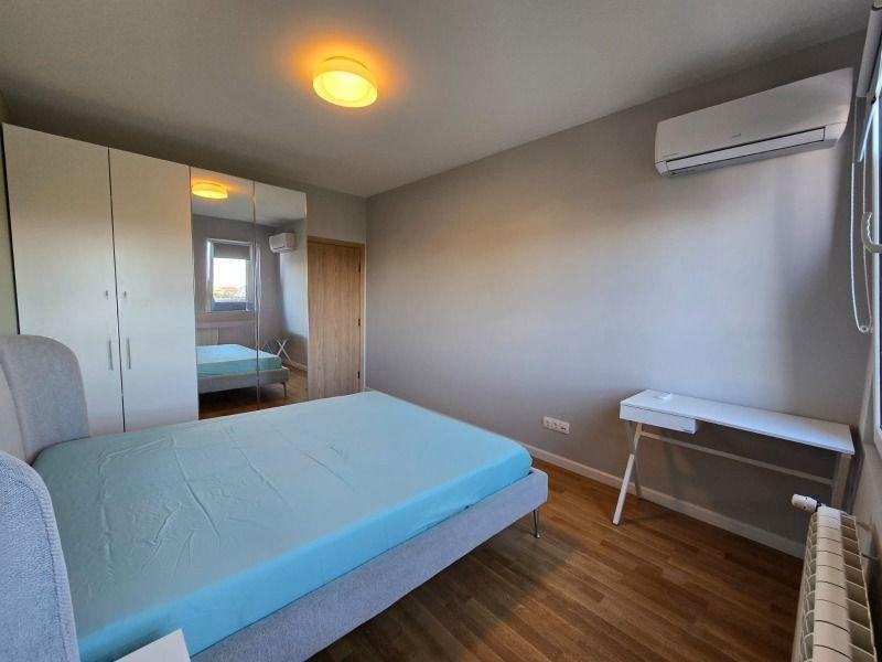 one-bedroom apartment image 3
