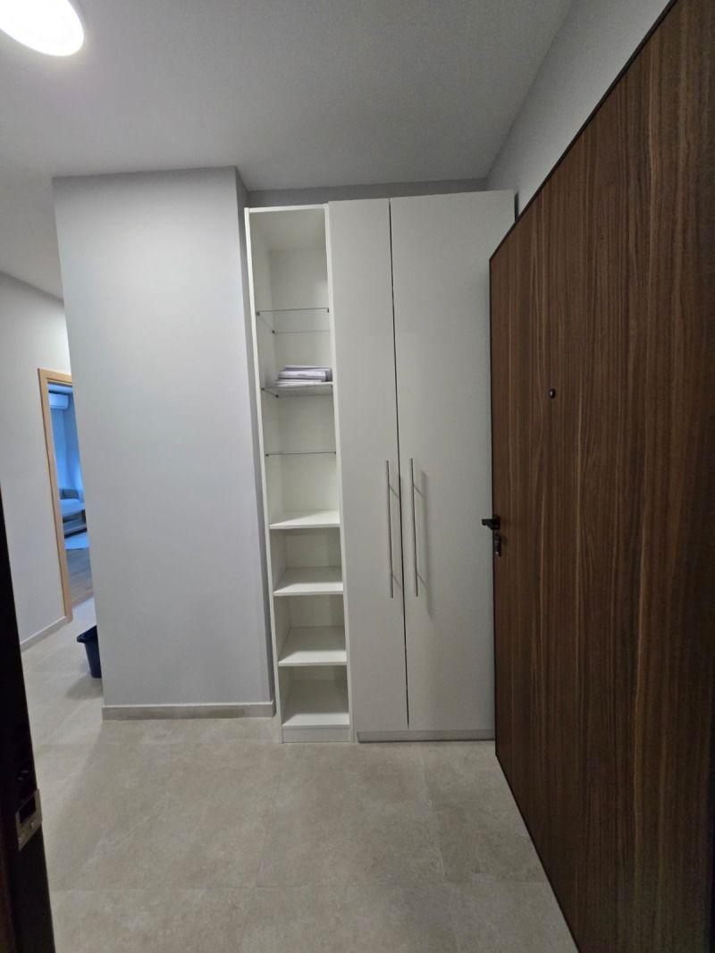 one-bedroom apartment image 8
