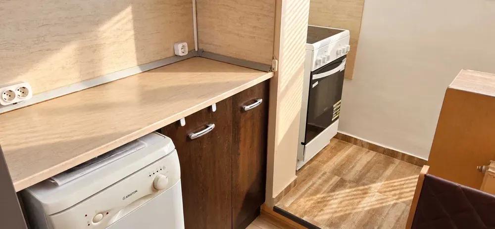 one-bedroom apartment image 3
