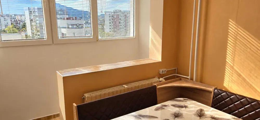 one-bedroom apartment image 5