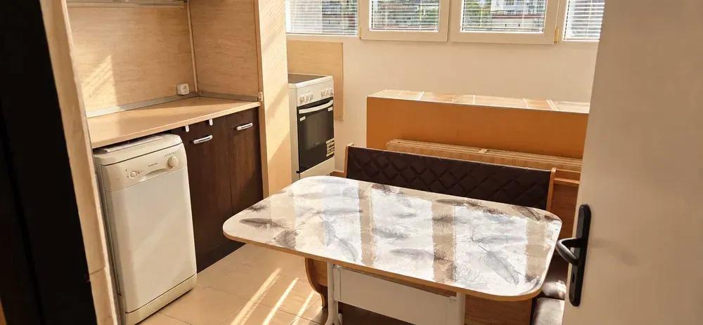 one-bedroom apartment image 6