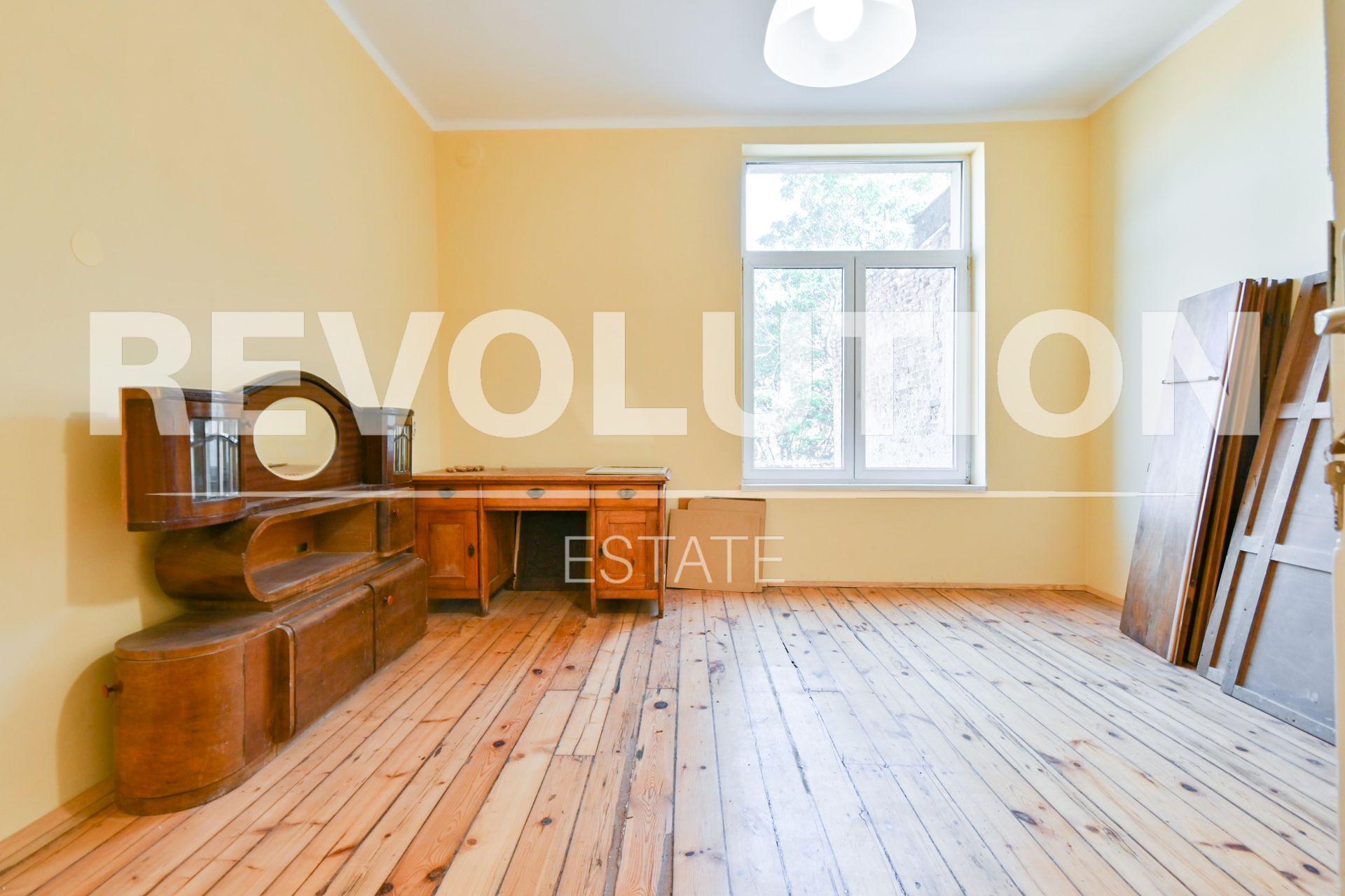 Revolution Estate Presents a Three-Bedroom Apartment in Sofia, Center – TSUM image 4