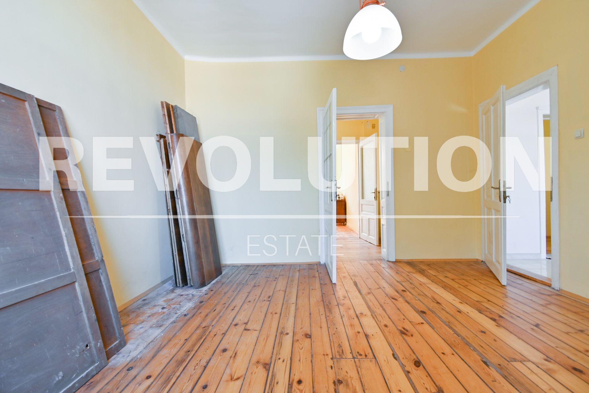 Revolution Estate Presents a Three-Bedroom Apartment in Sofia, Center – TSUM image 5