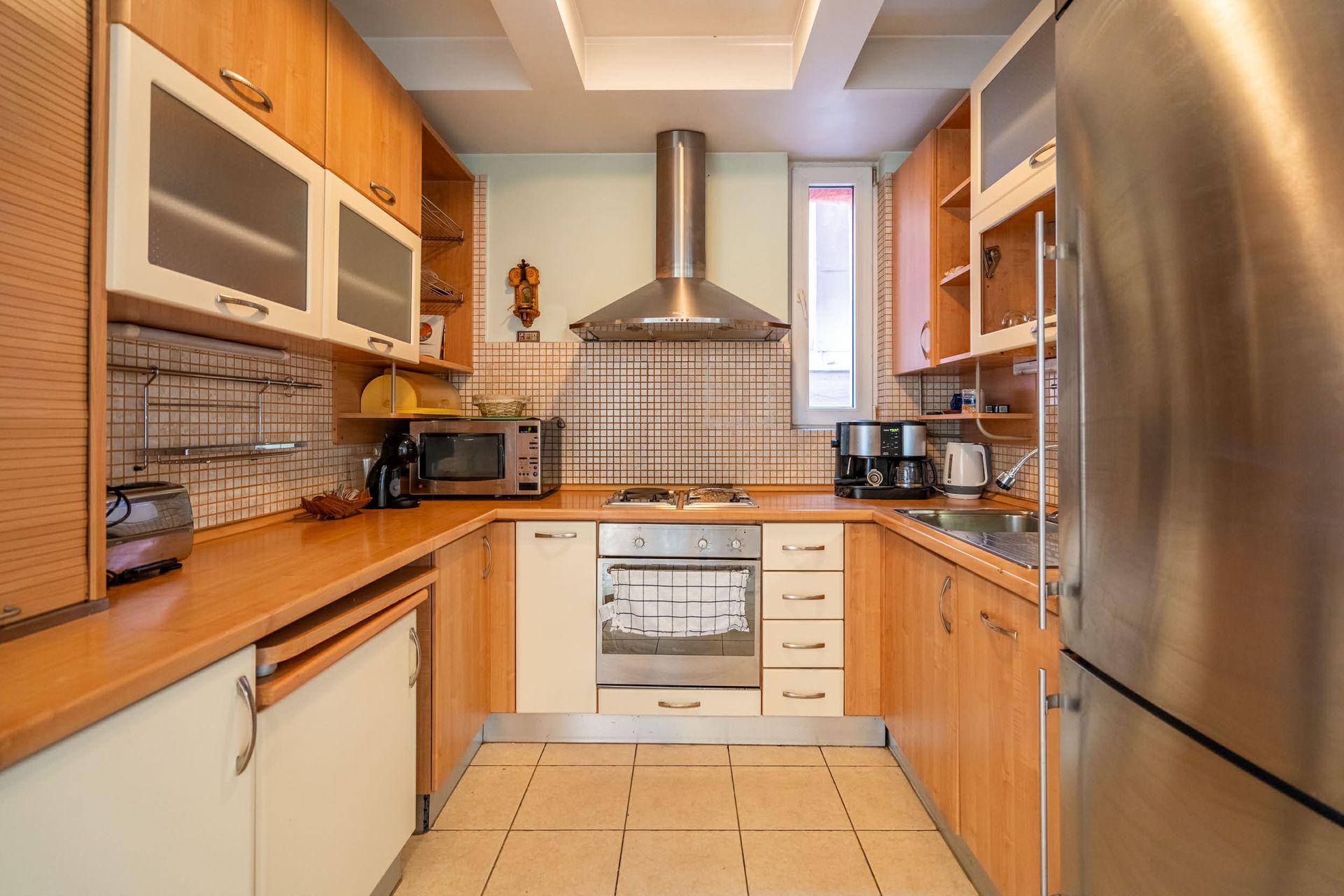 Revolution Estate Presents a Three-Bedroom Apartment in Sofia, Center – NDK image 3