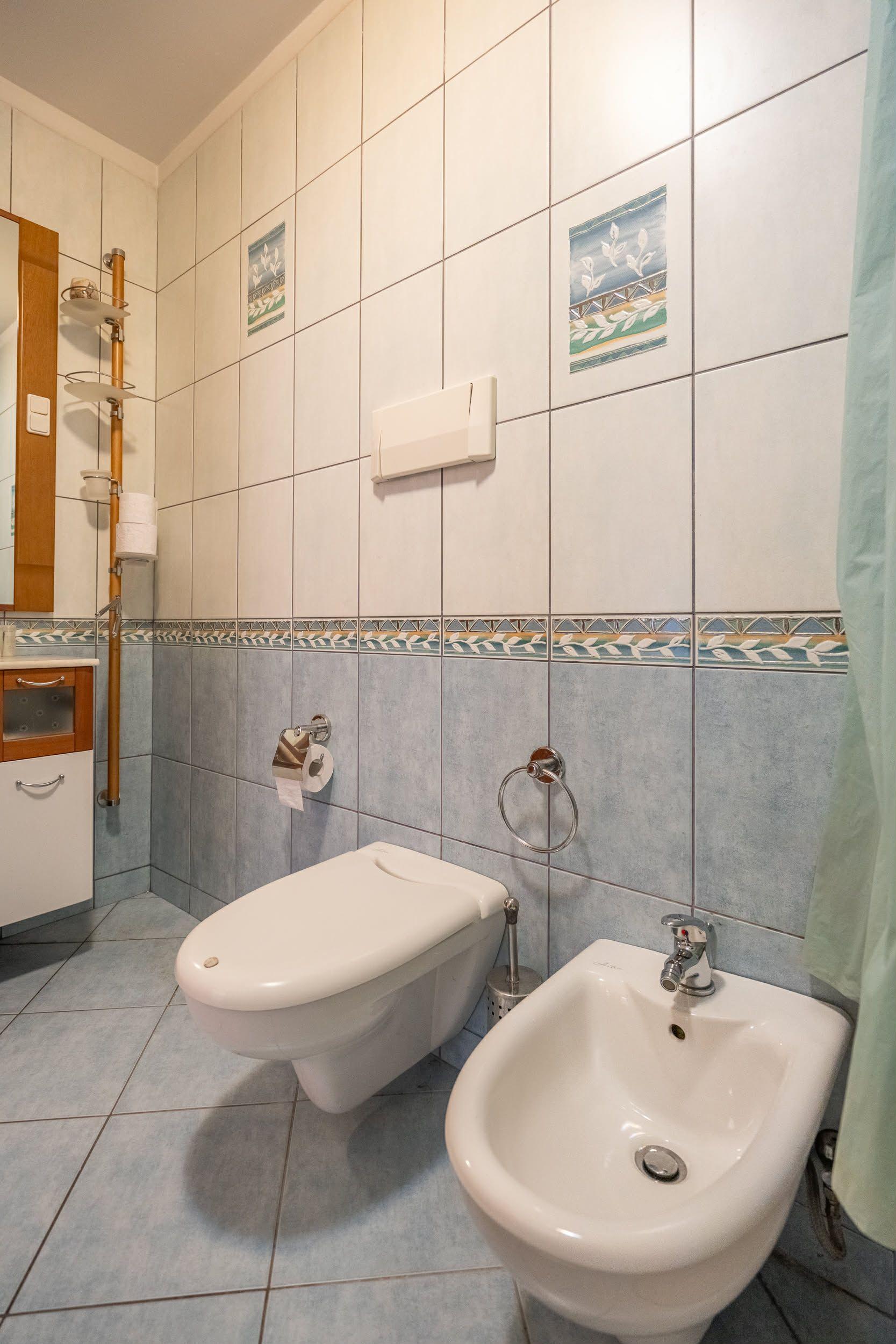 Revolution Estate Presents a Three-Bedroom Apartment in Sofia, Center – NDK image 8