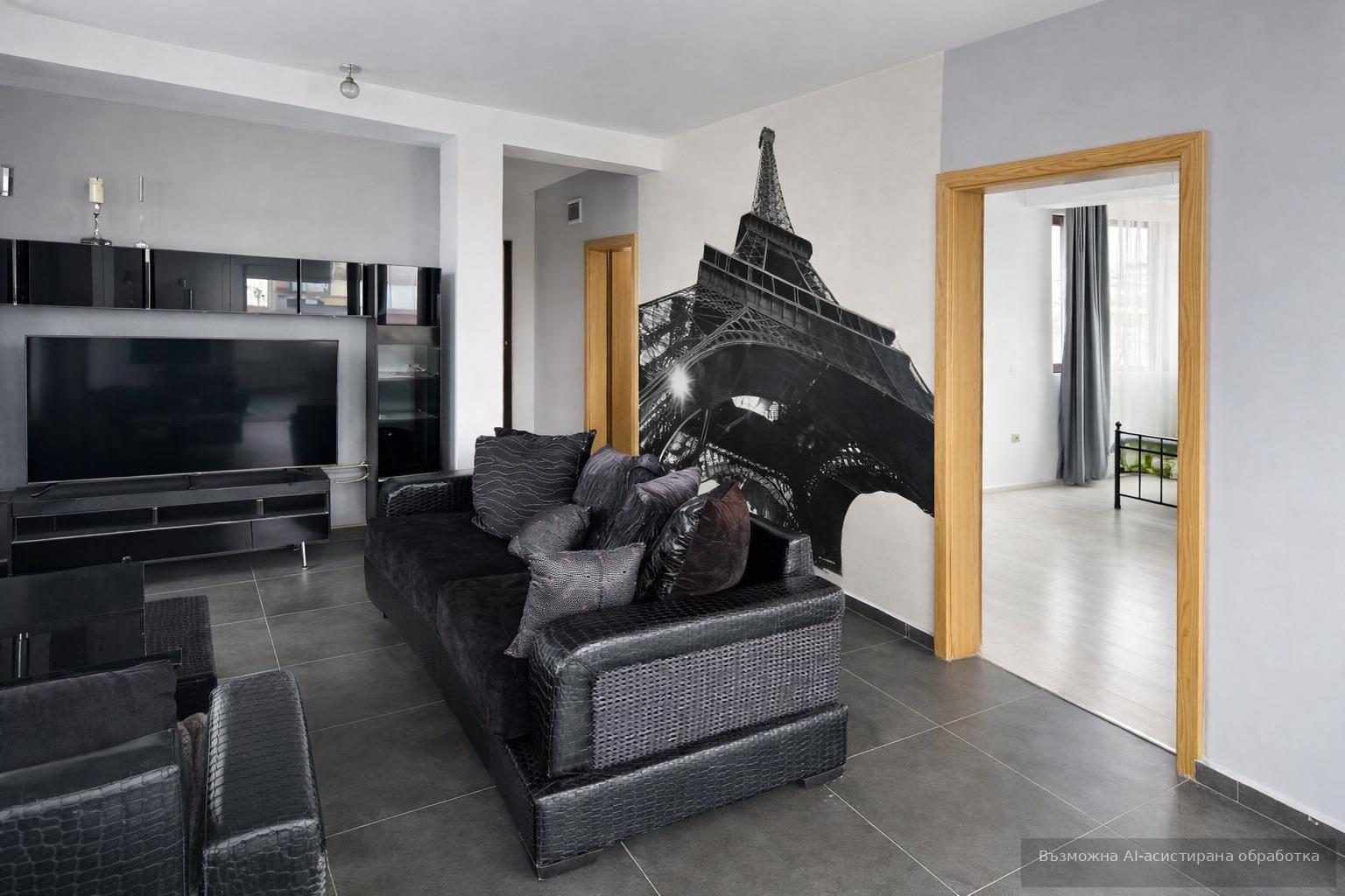 Three-room apartment in the city center area image 1