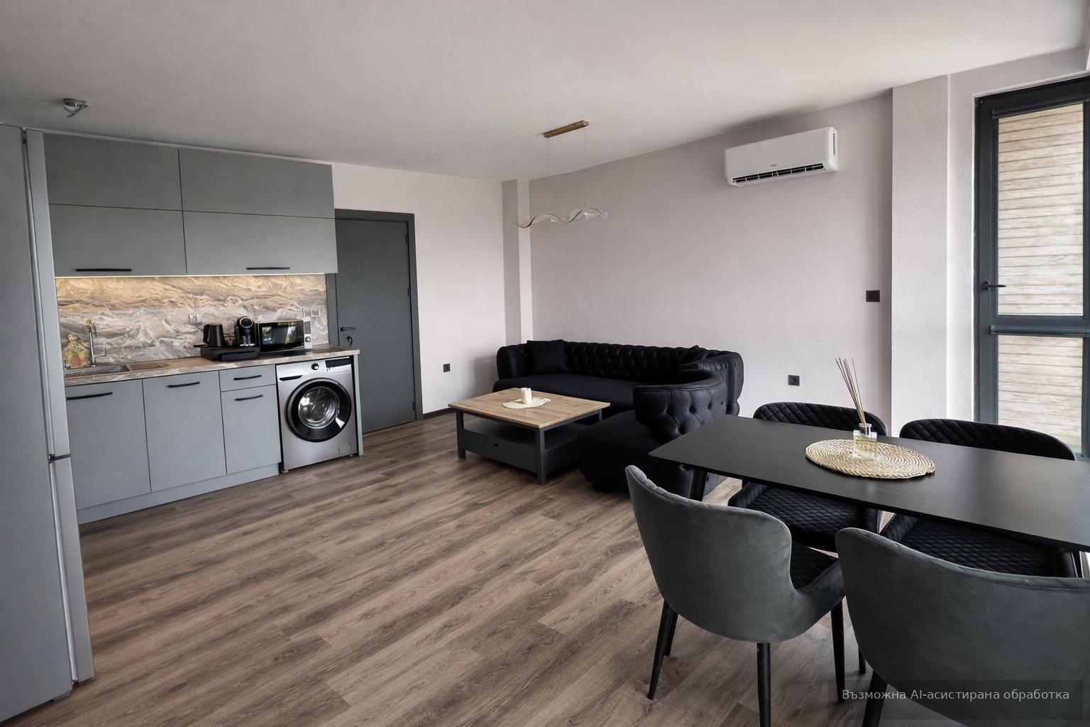 Three-room apartment in the city center area / WITH A GARAGE!