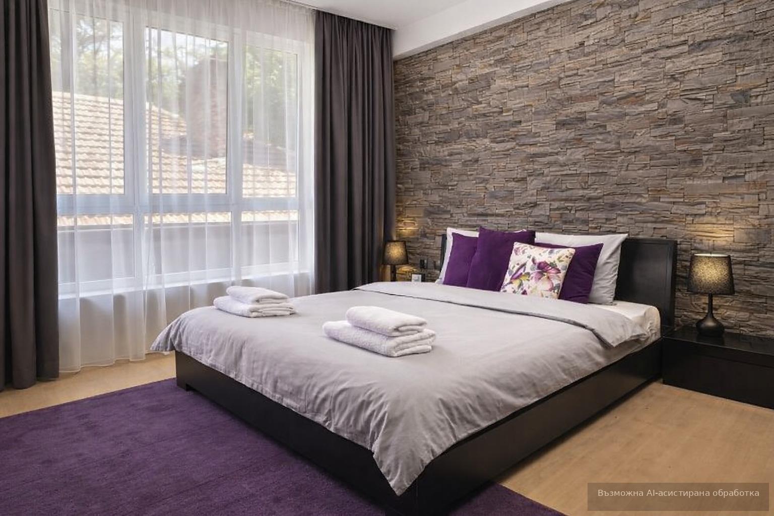 Three-room apartment in the prime city center image 4