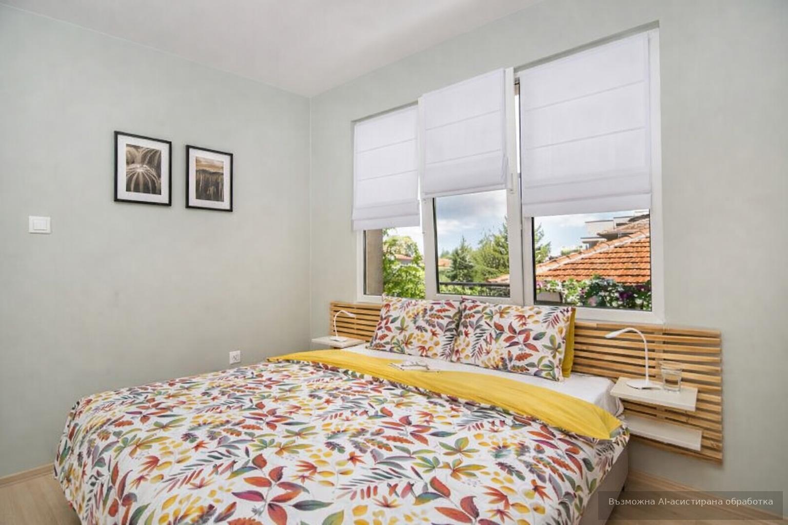 Three-room apartment in the prime city center image 5