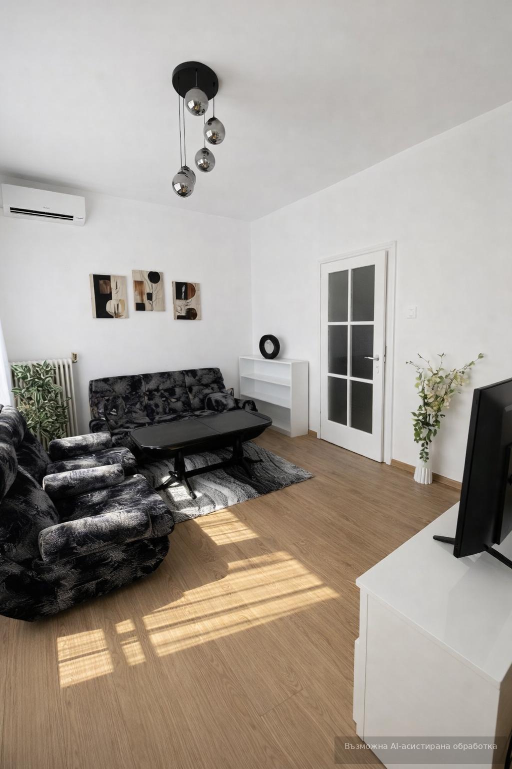 Four-room apartment in the city center area / WITH TWO PARKING SPACES!!!