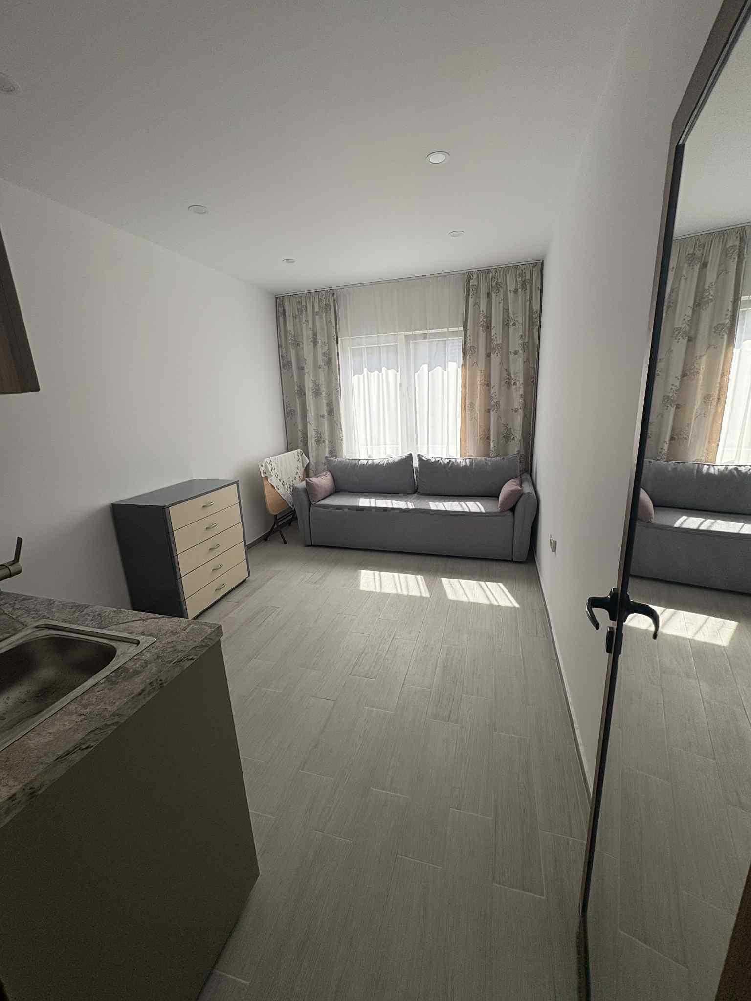 one-bedroom apartment image 4