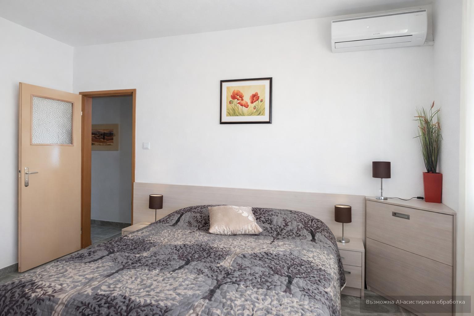 Тристаен апартамент в кв. Каменица 1 снимка 3
