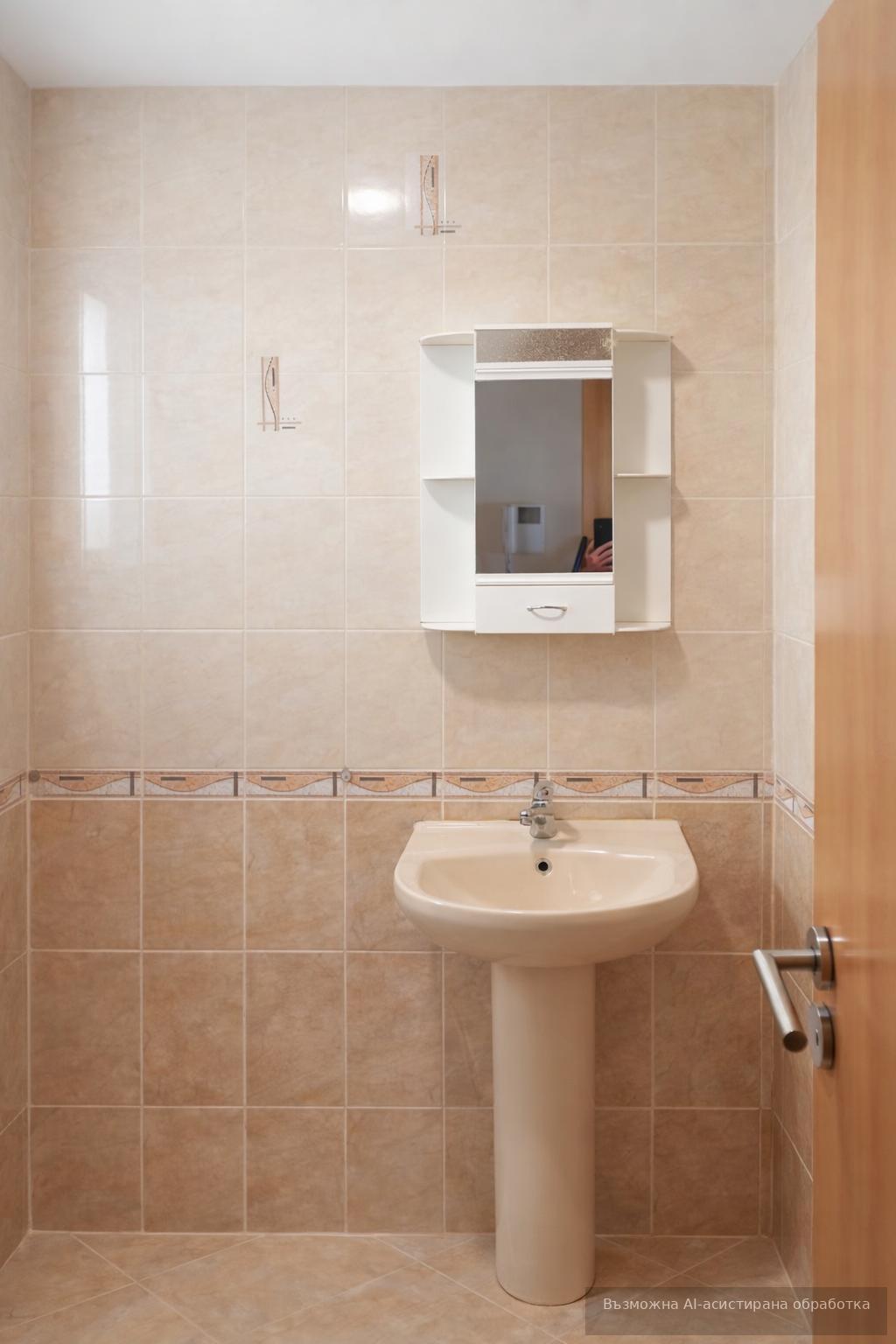 One-bedroom apartment in the Youth Hill area image 3