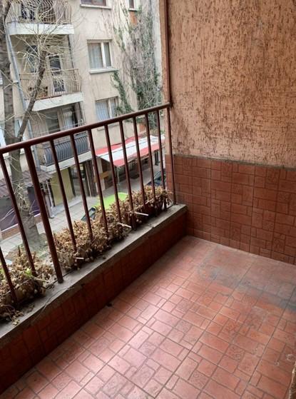 one-bedroom apartment image 9