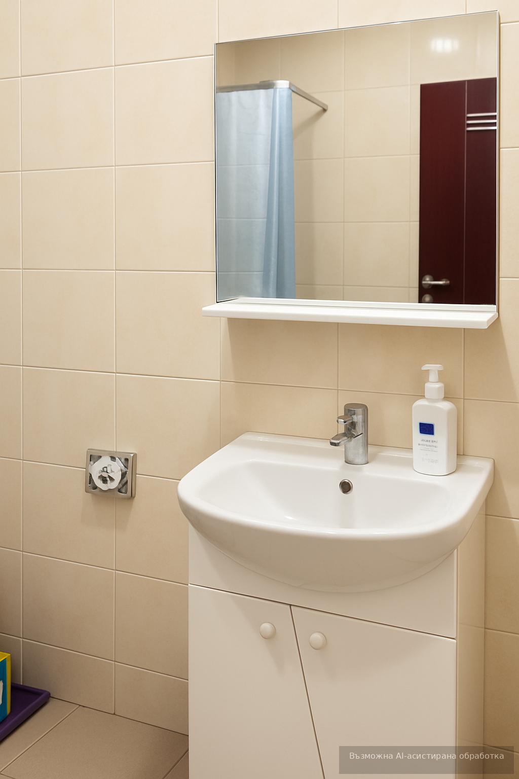 Spacious one-bedroom apartment in the city center area. image 6
