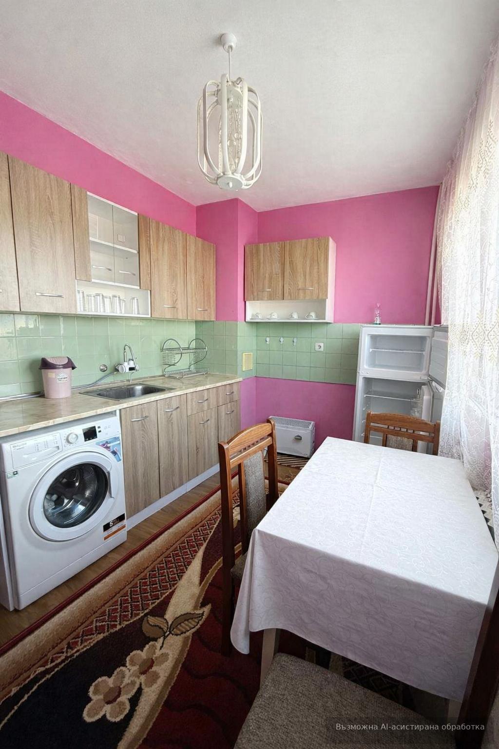Sunny one-bedroom apartment in the Karshiyaka district.