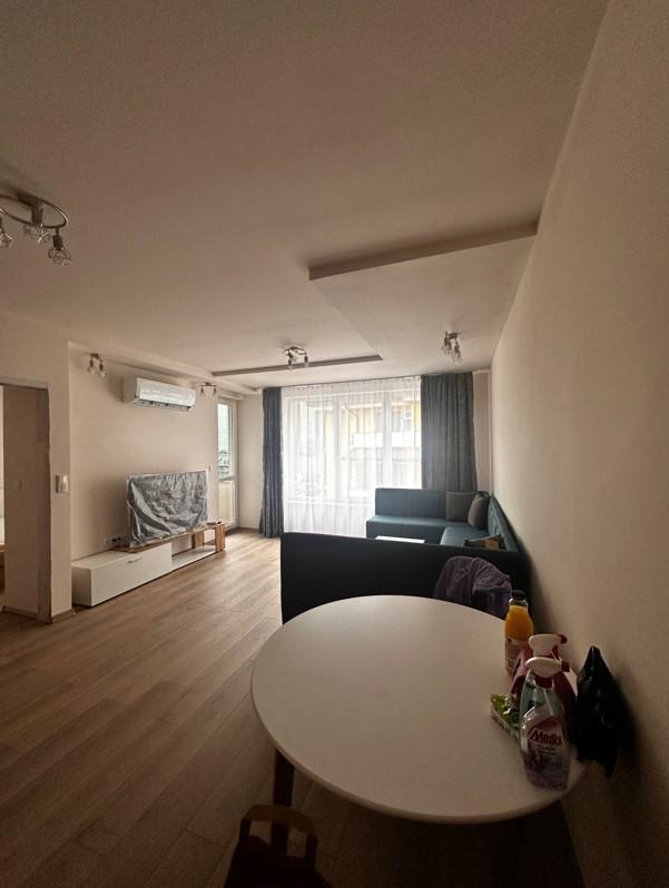 one-bedroom apartment image 2