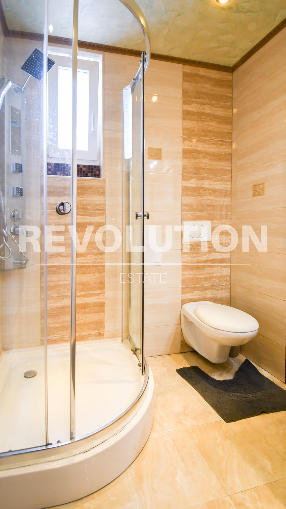 one-bedroom apartment image 10