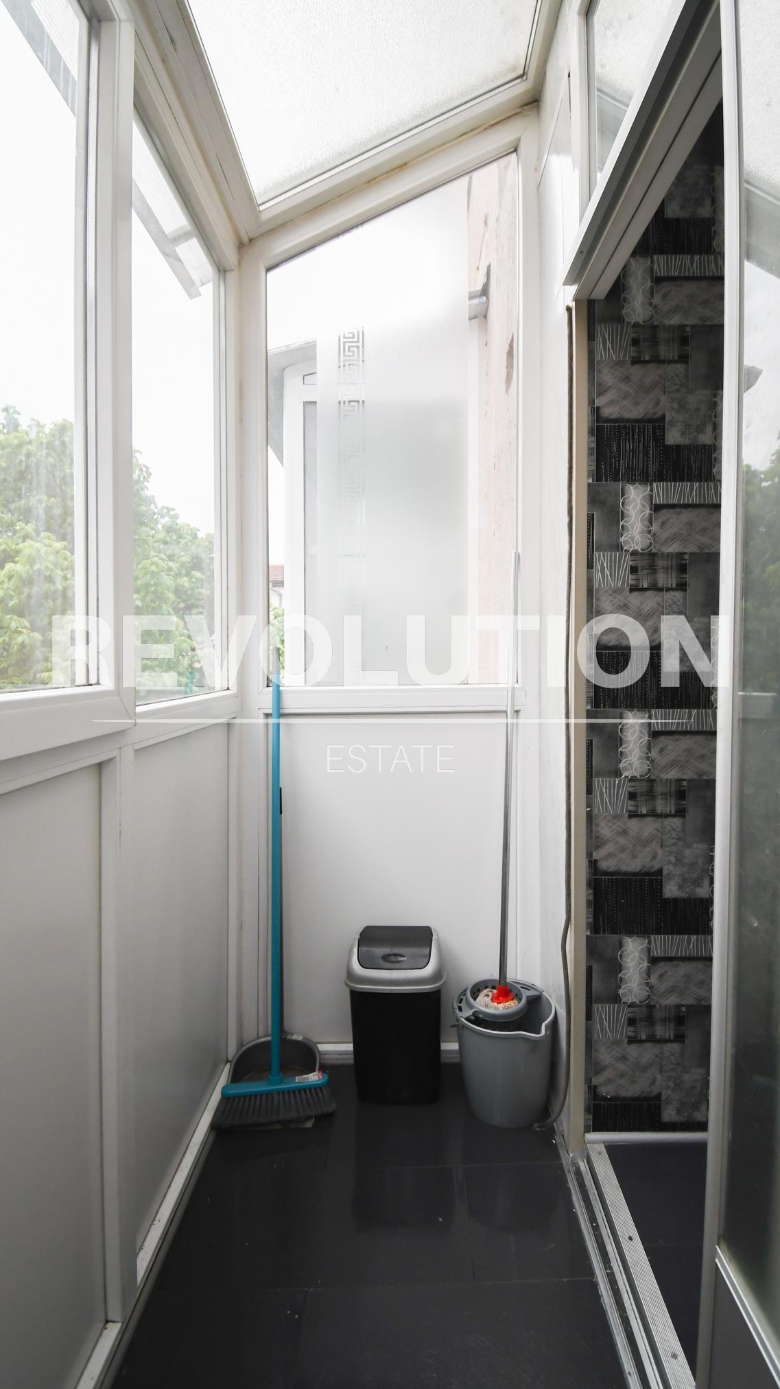 one-bedroom apartment image 11