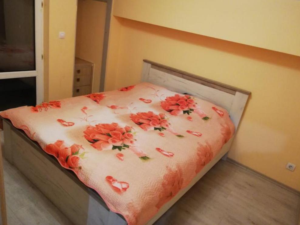 Двустаен апартамент в ж.к. Хаджи Димитър. снимка 2