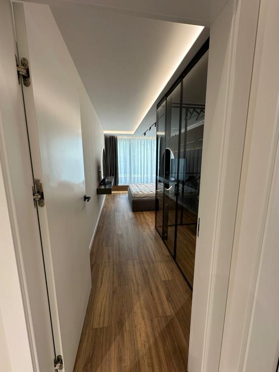 one-bedroom apartment image 2
