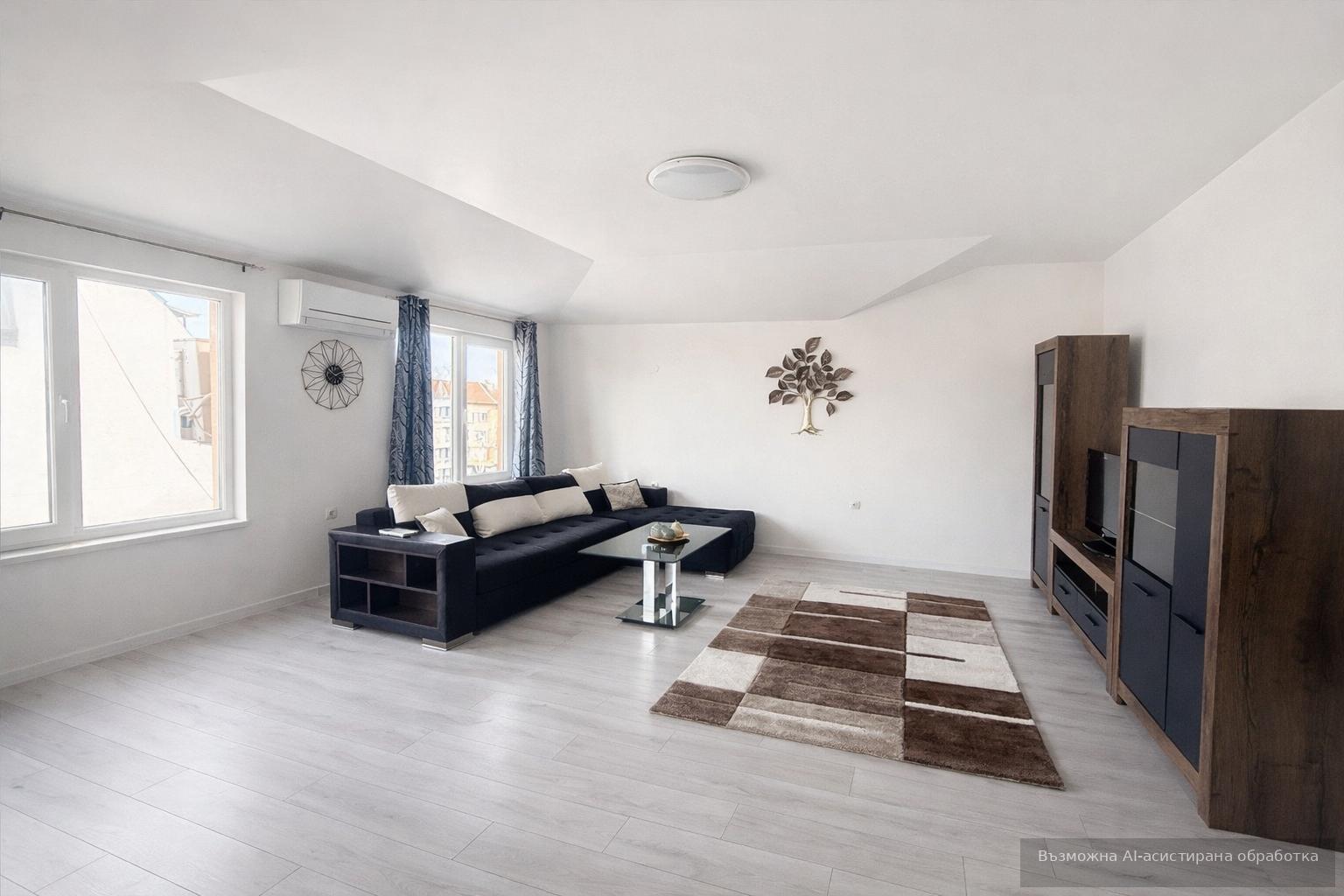 Three-room maisonette in the city center area / Parking space available! image 1
