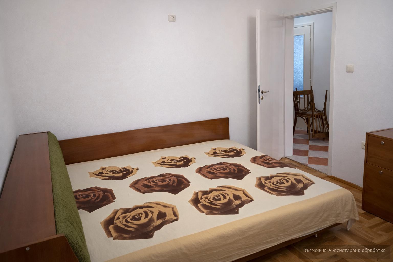 Three-room apartment for rent in the Hristo Smirnenski neighborhood image 5