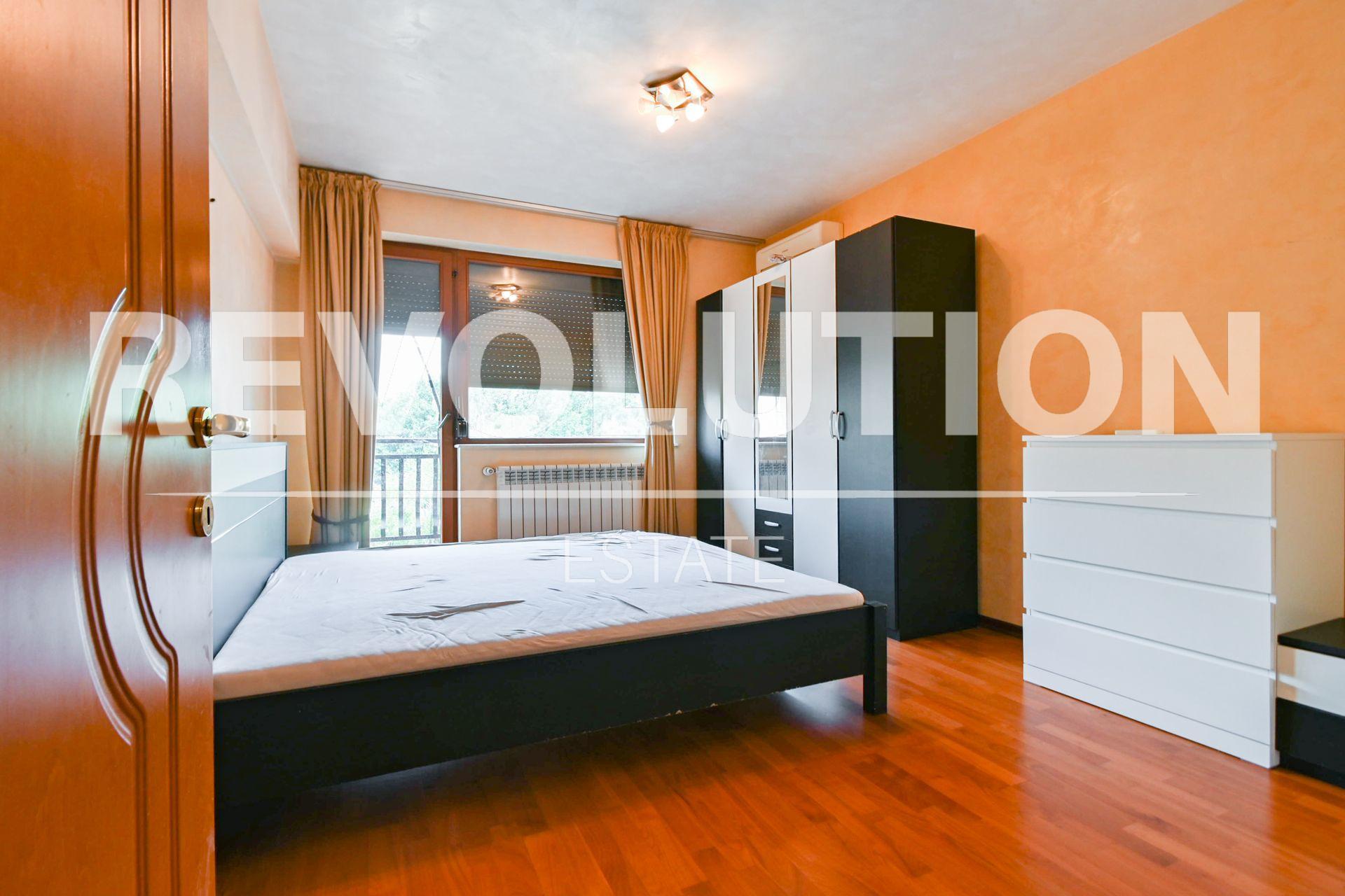two-bedroom apartment image 9