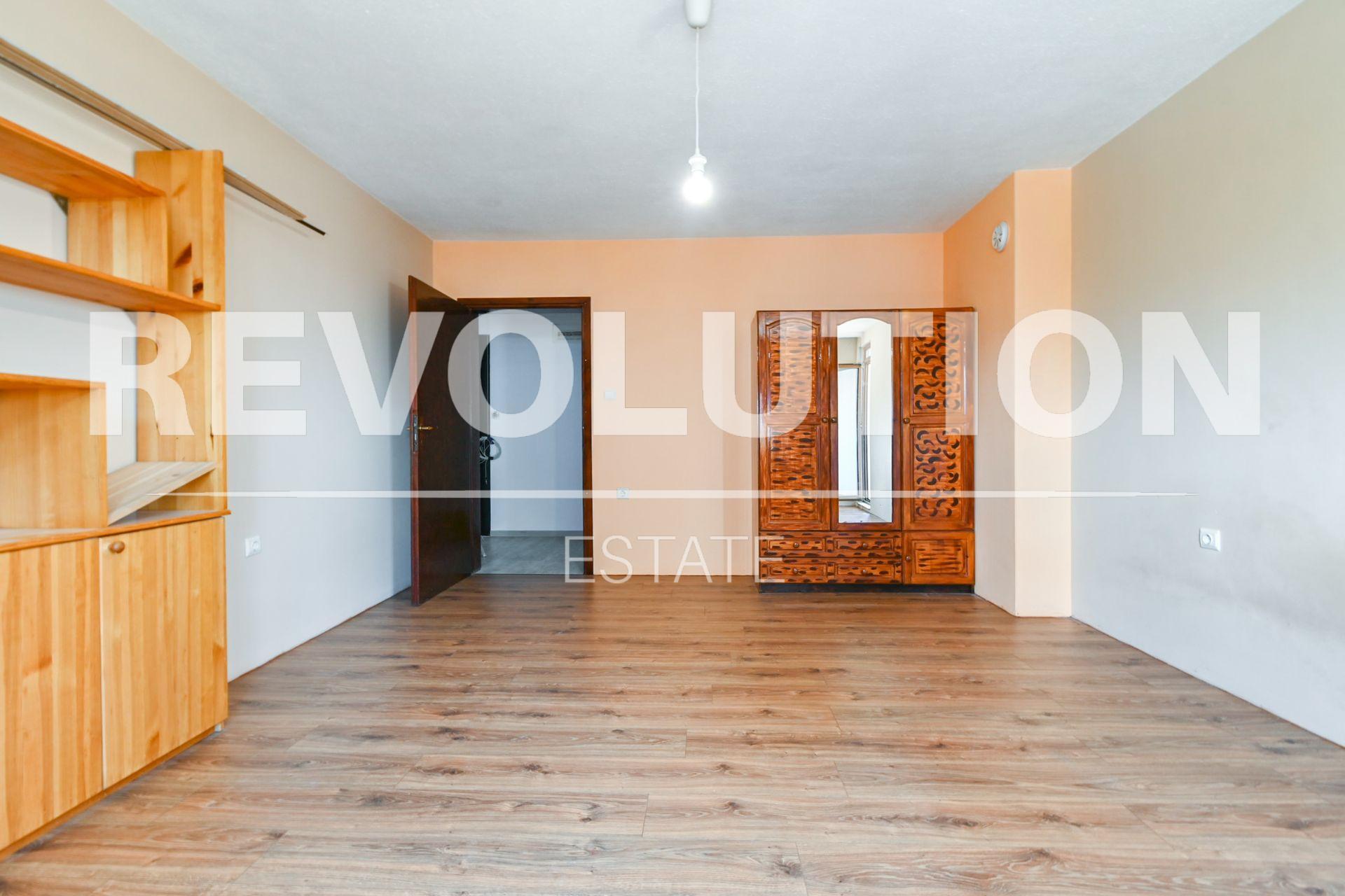 two-bedroom apartment image 7
