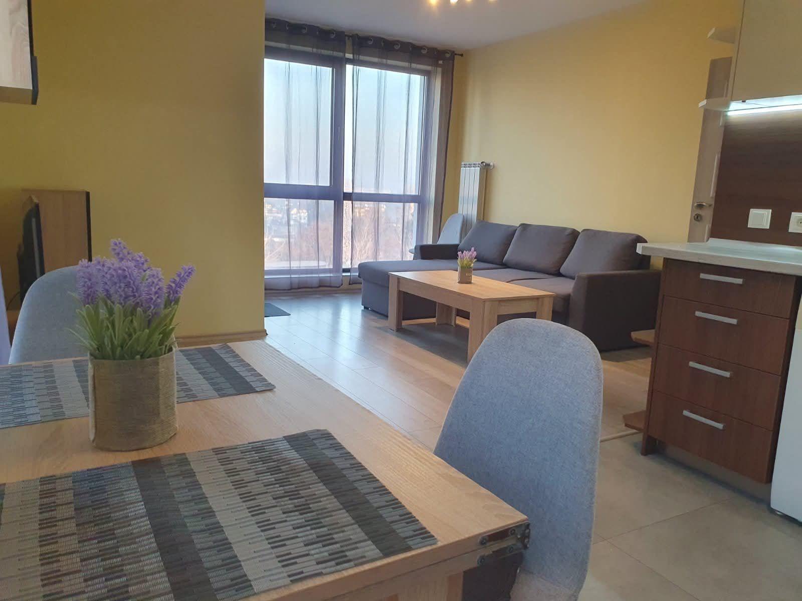one-bedroom apartment image 1