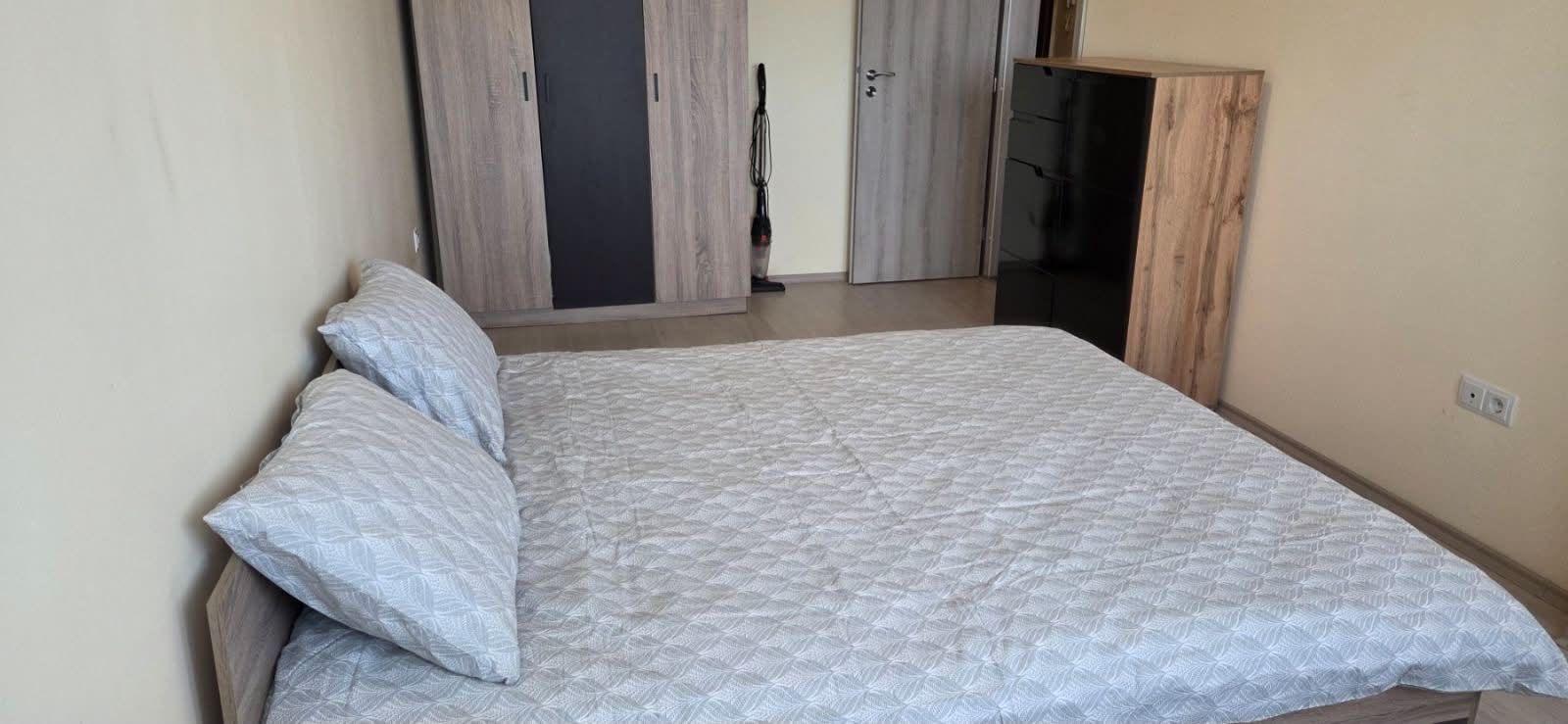 one-bedroom apartment image 5