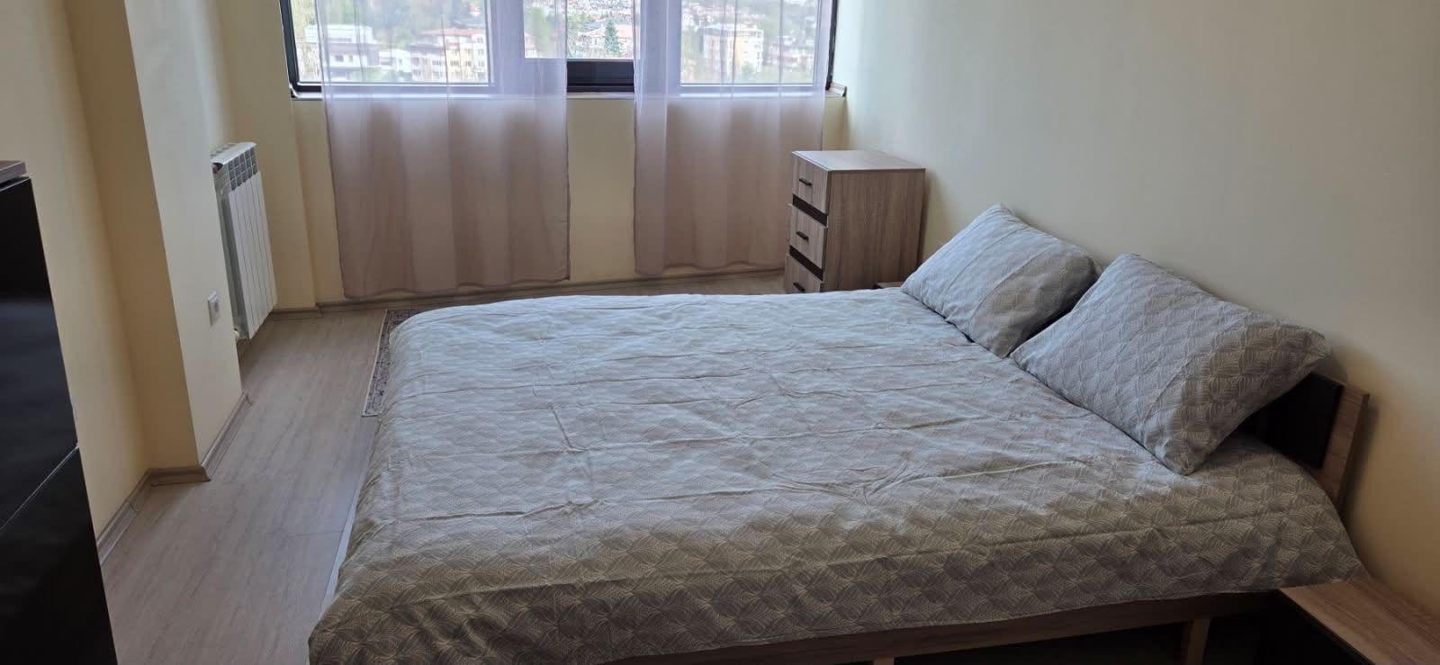 one-bedroom apartment image 6