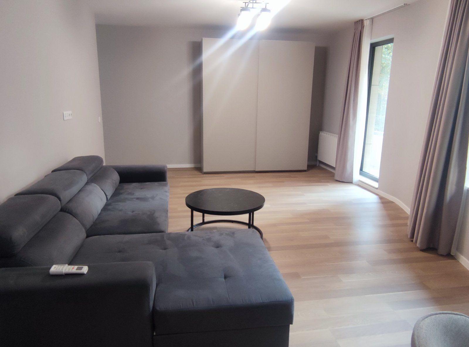 one-bedroom apartment image 1
