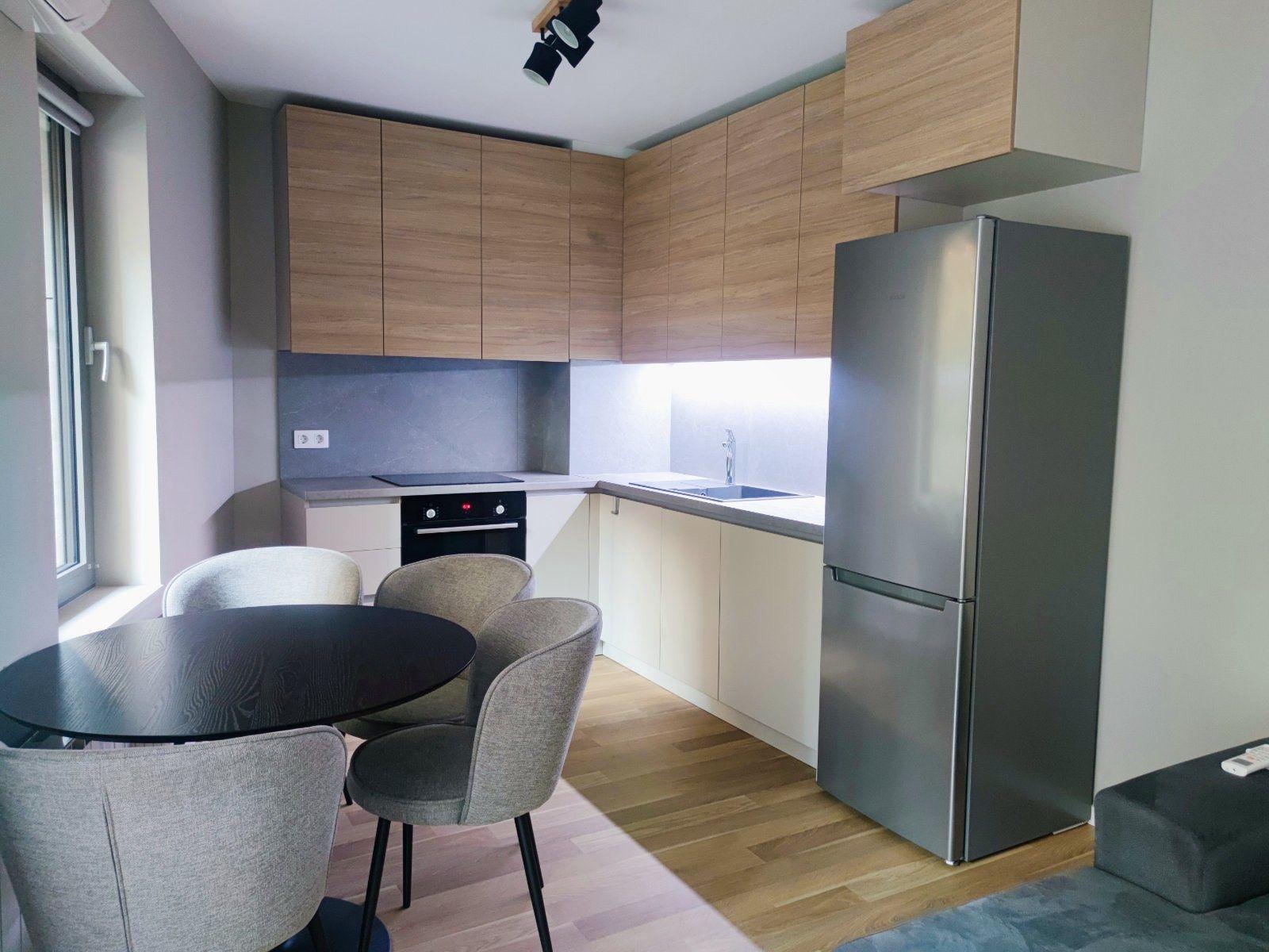 one-bedroom apartment image 2