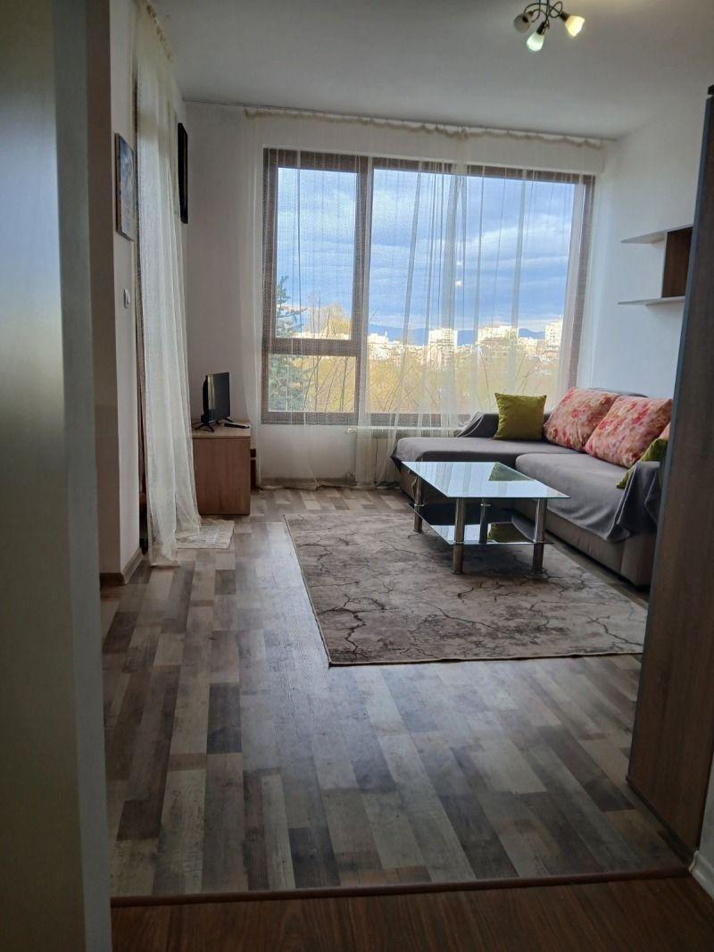 one-bedroom apartment image 4