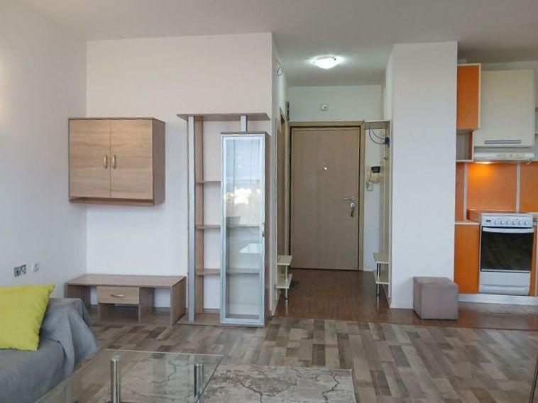 one-bedroom apartment image 5