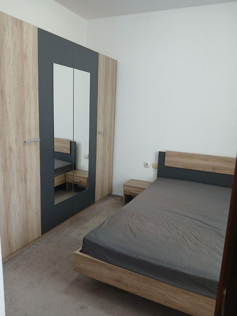 one-bedroom apartment image 7