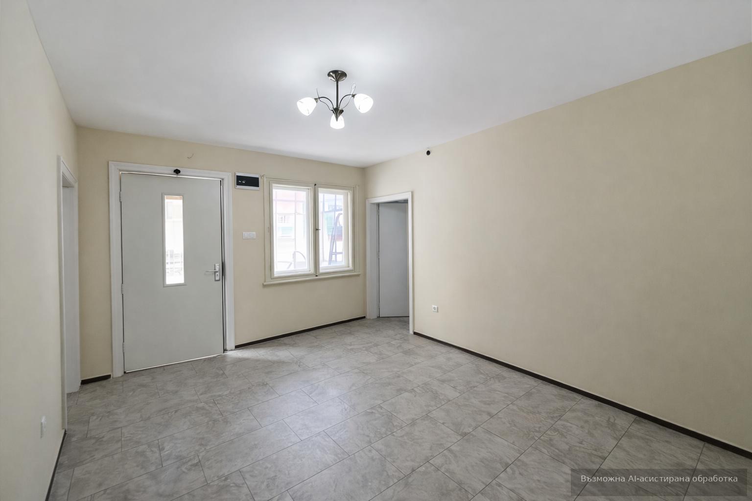 Floor of a house in the Kyuchuk Parizh neighborhood image 6