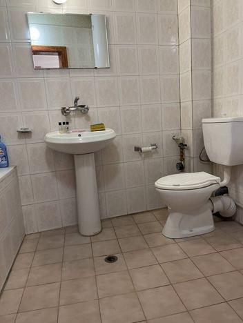 two-bedroom apartment image 9