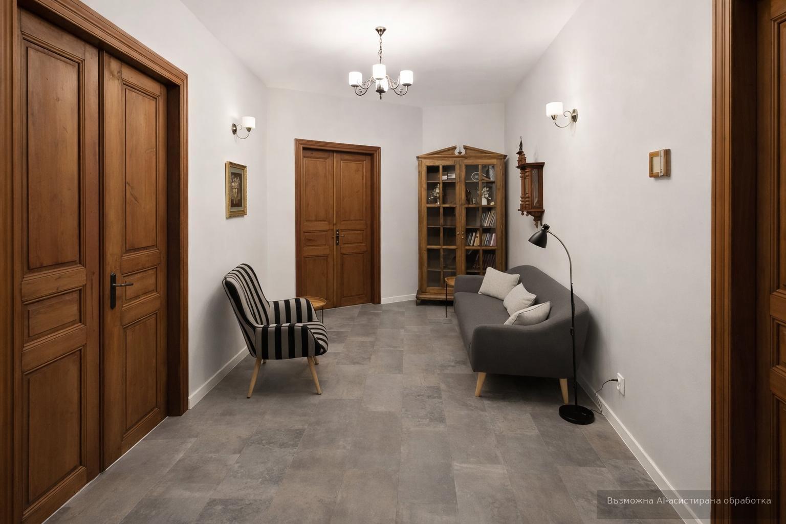 Three-room apartment in the prime city center image 2