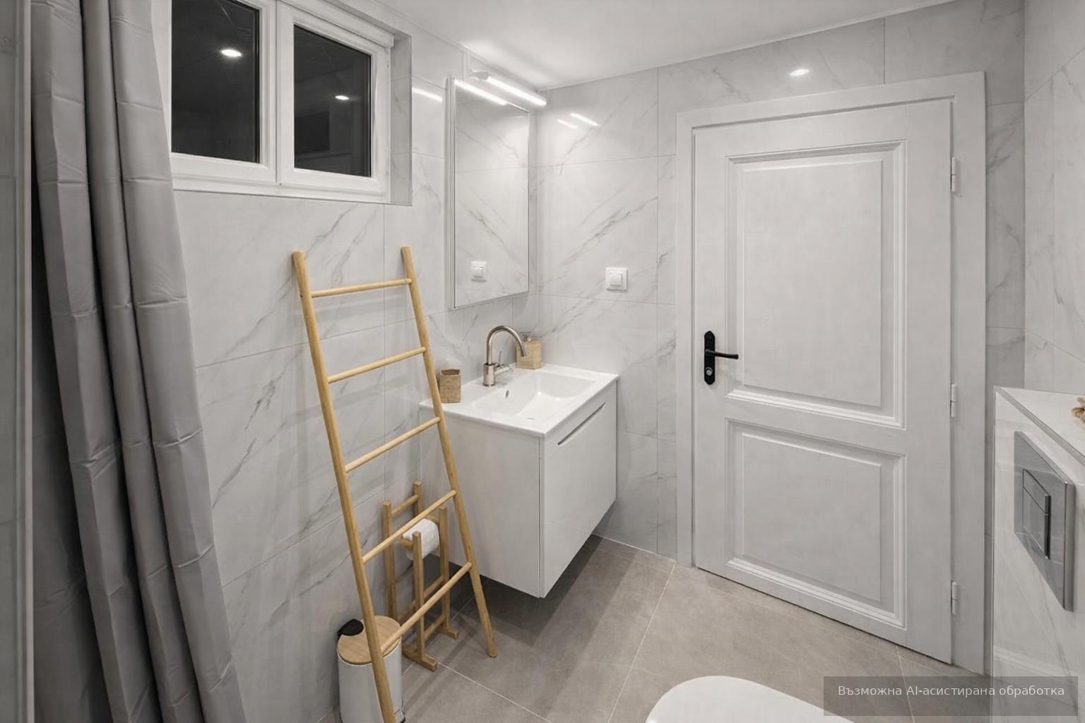 Three-room apartment in the prime city center image 6