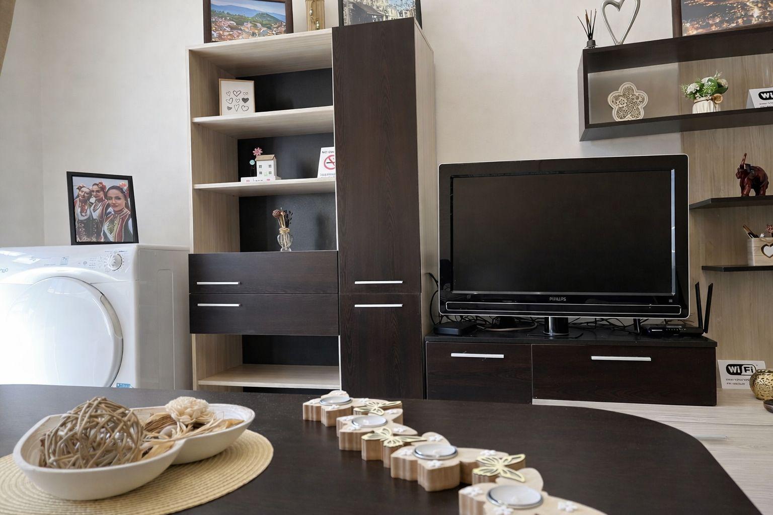 Two-room apartment in the Center area / Entrance fees, internet, and TV included! image 3