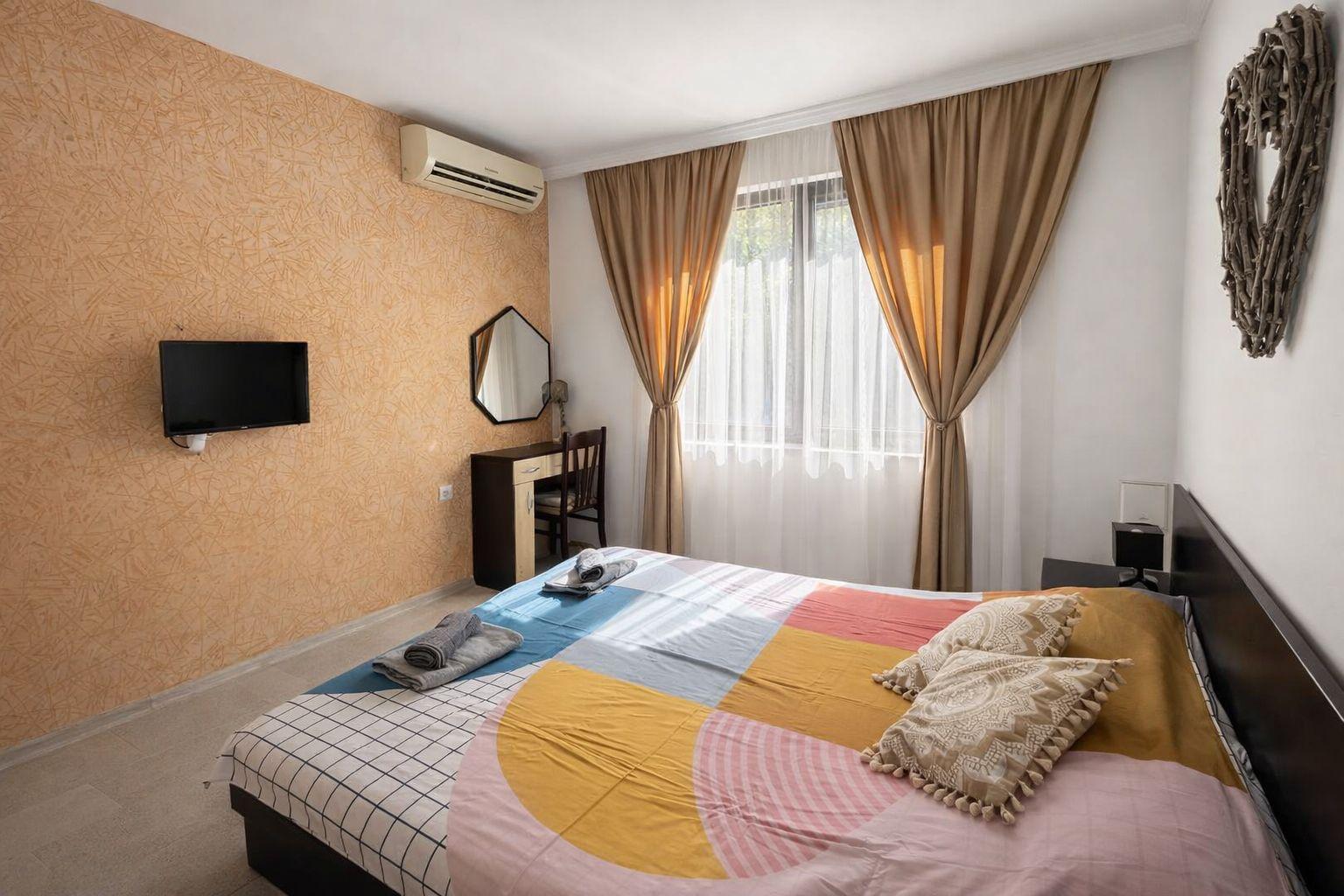 Two-room apartment in the Center area / Entrance fees, internet, and TV included! image 5
