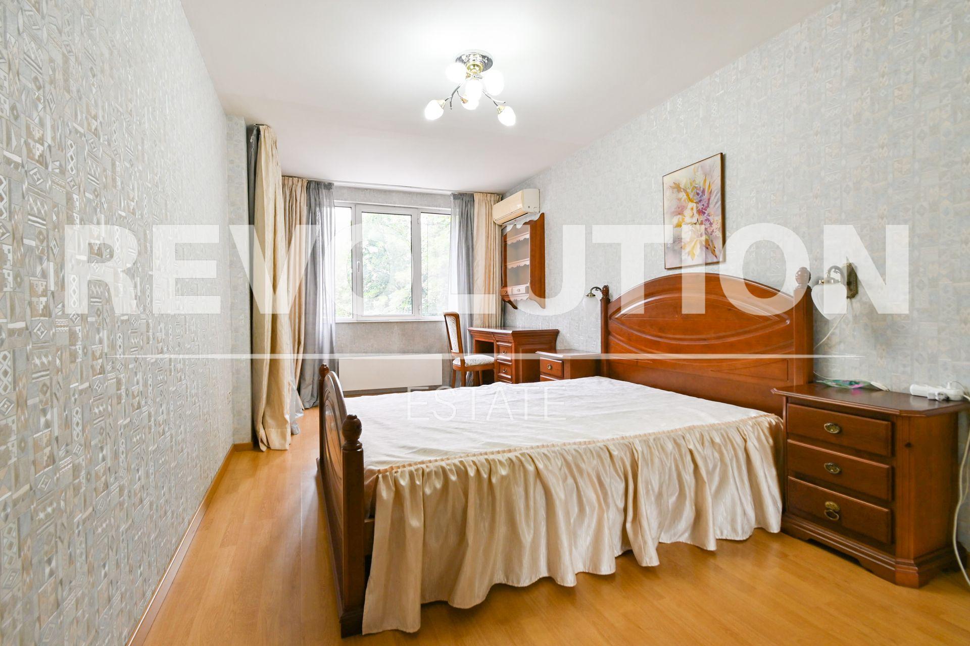 Revolution Estate presents a three-bedroom apartment in Sofia, Hippodrome image 5
